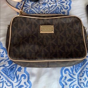 Michael kits crossbody